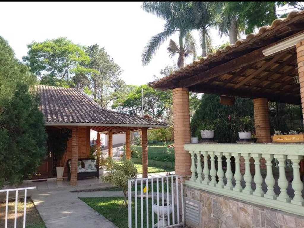 Linda casa em Penedo Rj