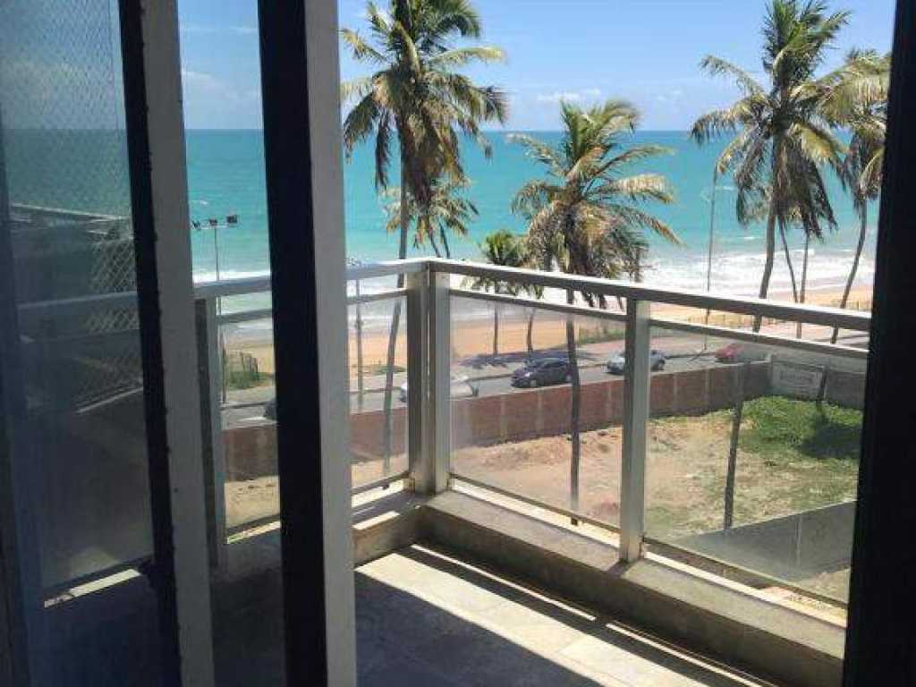 Apartamento com Vista Parcial para o Mar