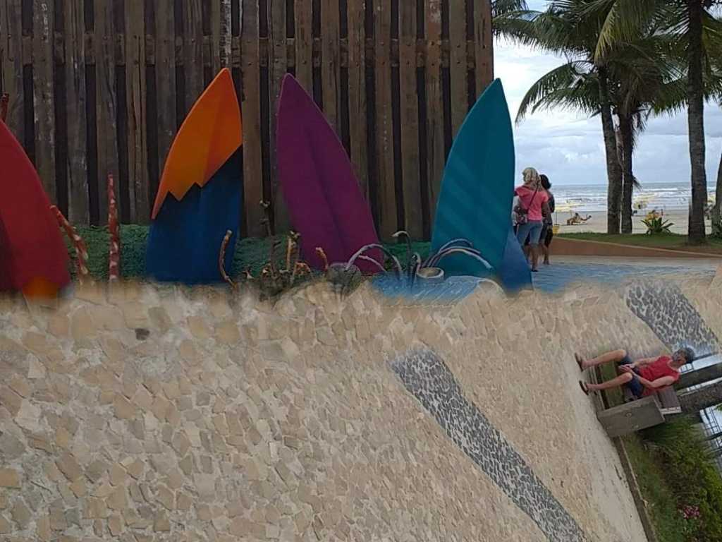 Apto pé na areia , linda vista para o mar cidade Ocian PG próximo estátua de netuno