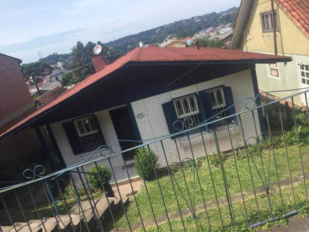 Casa mobiliada com garagem no Centro de Gramado