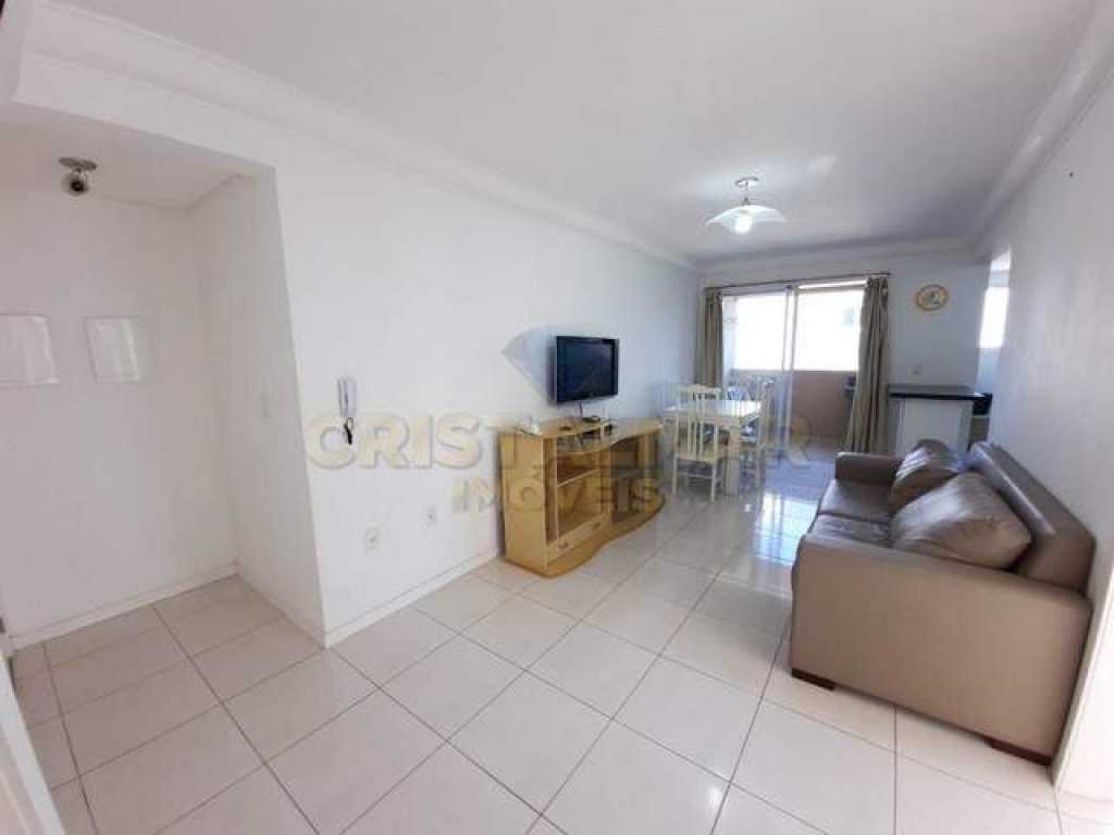 Ref. 035C Apto com 2 dorm com ar, sala de estar com ar, 200m da praia de Bombas