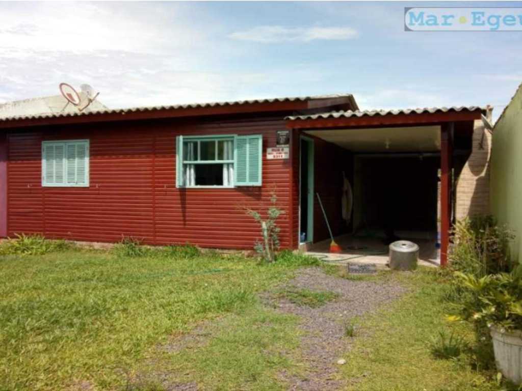 Casa para Temporada, Cidreira / RS, bairro Nazaré, 2 dormitórios, 1 banheiro, 1 vaga de garagem