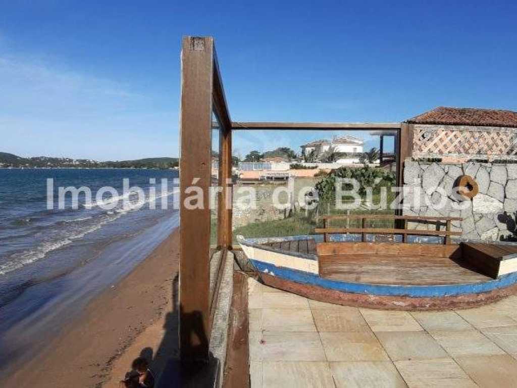 Casa de frente para a praia – Manguinhos, Búzios