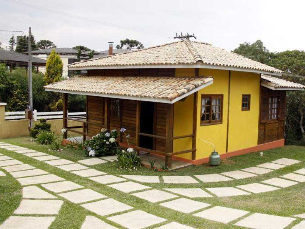 Campos do Jordão (Alto do Capivari). Chalé amarelo, charmoso e confortável, no topo da montanha.