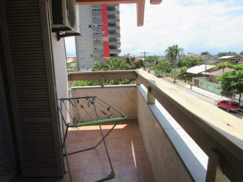 Apartamento 2 Dorm a 450metros da praia