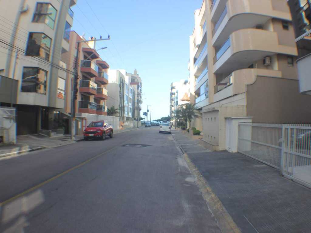 ÓTIMA CASA NA QUADRA DO MAR ,PRA  TEMPORADA EM MEIA PRAIA ITAPEMA S.C