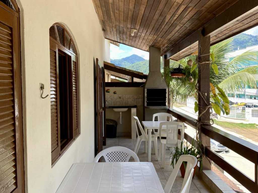 House with 4 bedrooms, WI-FI - P / 10 people - Maranduba