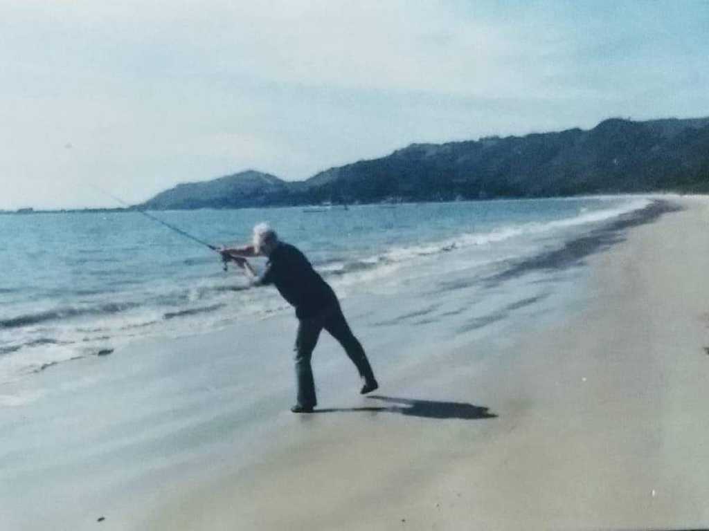 FLORIPA - Chalés completos para 8 pessoas. Serviço limpeza, roupas de cama/banho. Não cobramos taxa de Limpeza