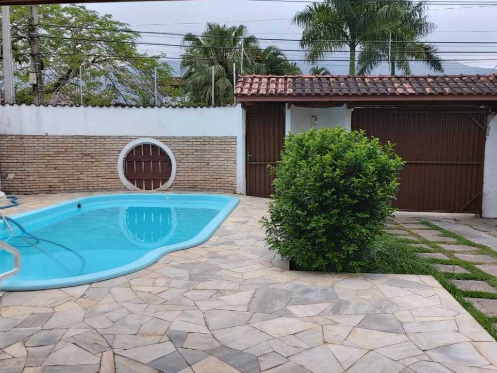 0060.00 RICARDO-MARANDUBA - CASA COM PISCINA - 5 DORMITÓRIOS - 14 PESSOAS - 60M DO MAR WIFI