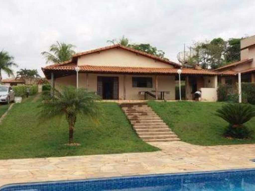 Vender : Rancho muito bom em condominio de Passos. COM ESCRITURA.