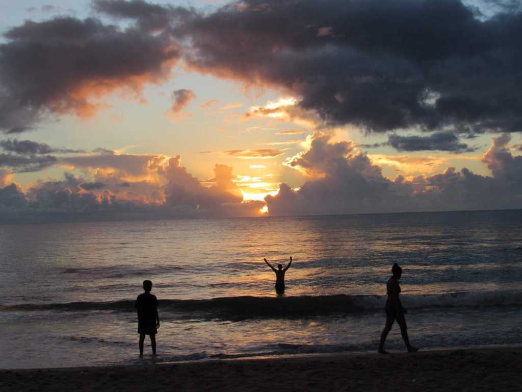 Apto novo, aconchegante e espaçoso (500m da praia)