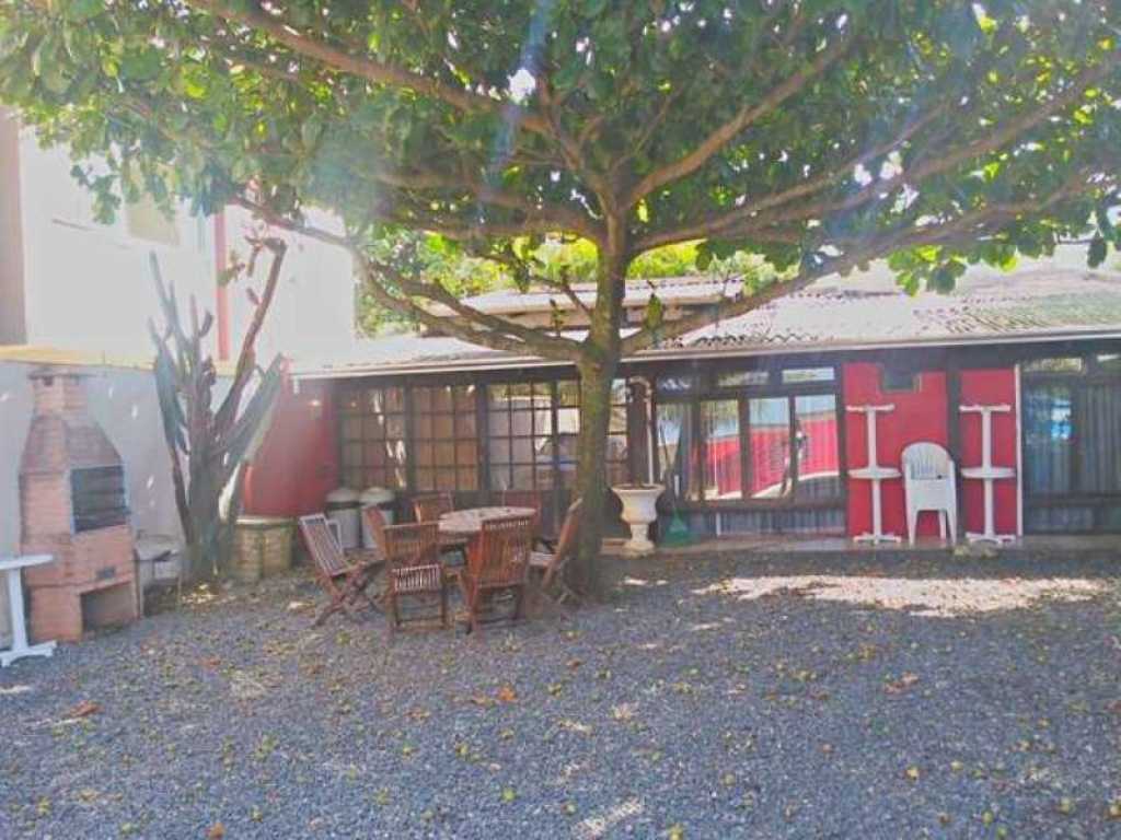 CASA COM PISCINA NA PRAIA BRAVA / DOS AMORES