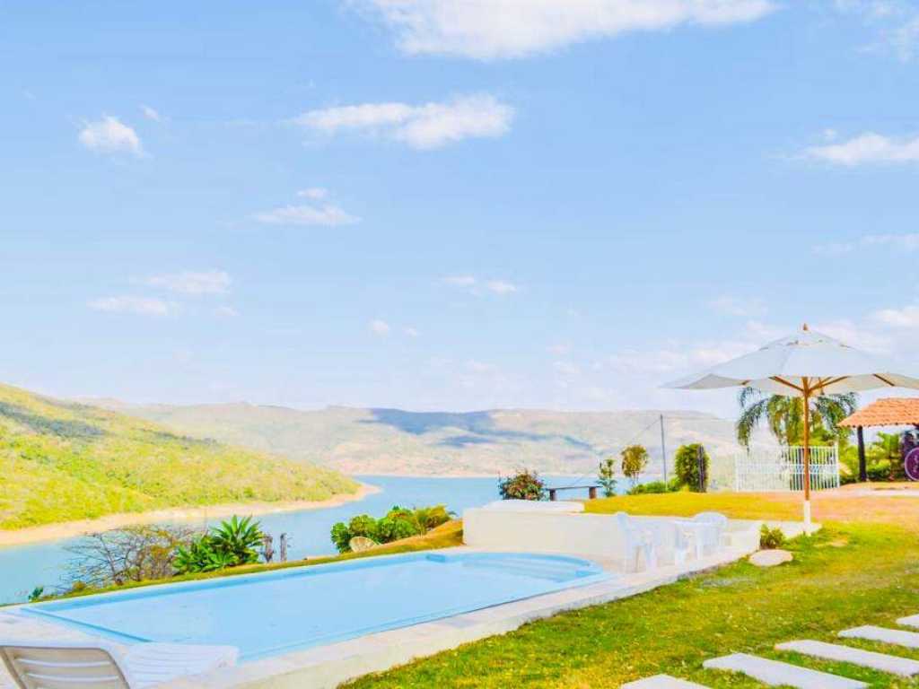 Lindo Rancho no Funil com vista incrível para o Lago de Furnas com Piscina e churrasqueira