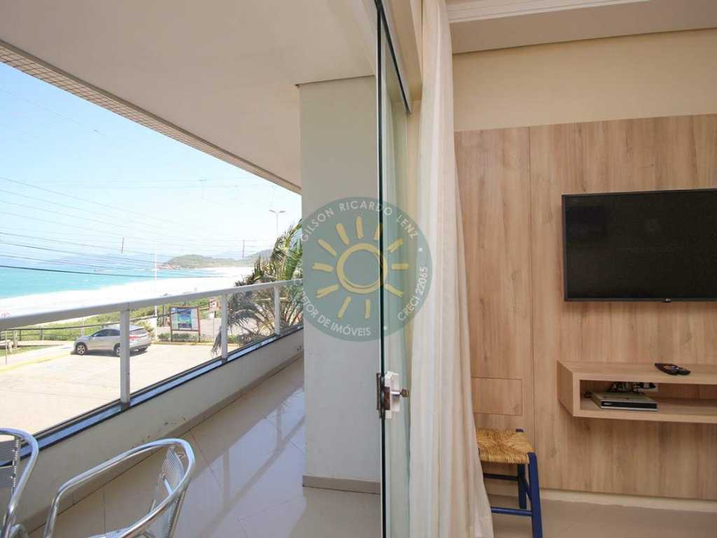 Apartamento para 8 pessoas de frente para Praia de Quatro Ilhas em Bombinhas