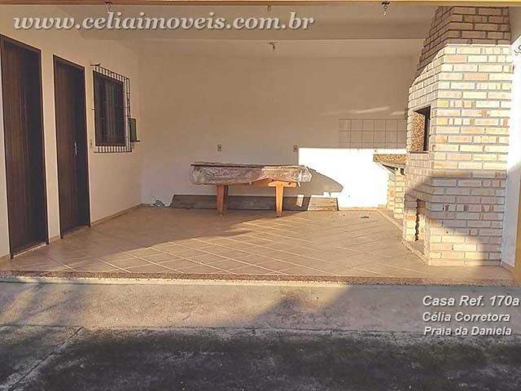 Casa a 213 m. da praia. 2 quartos, 2 banheiros