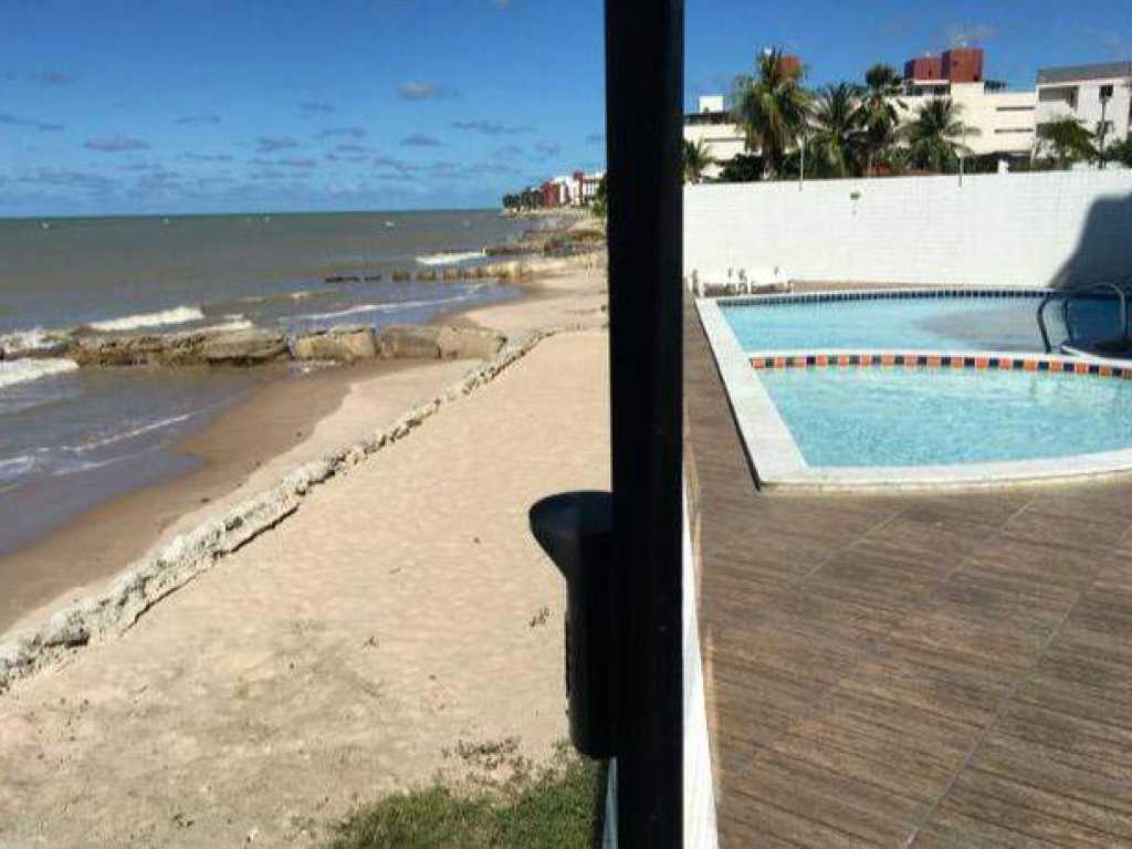 APARTAMENTO EM PRÉDIO BEIRA MAR