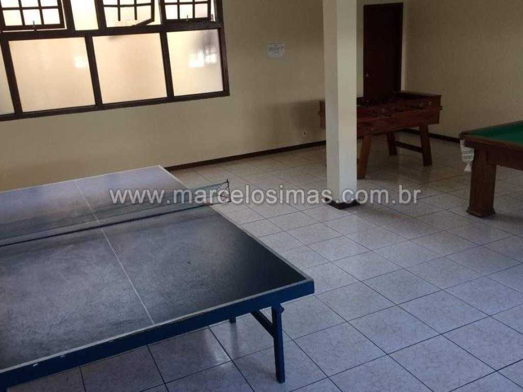 CASA COM 02 QUARTOS EM CONDOMÍNIO PARA 8 PESSOAS.