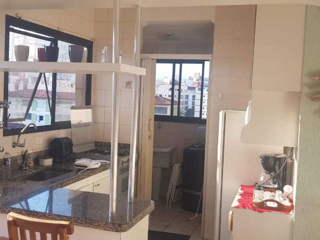 Lindo apartamento próximo a praia bem decorado e com móveis novos vista parcial do mar