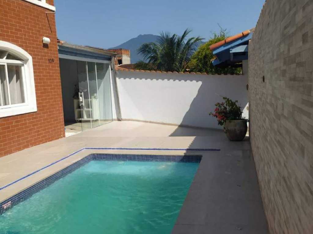 Casa na praia com piscina! (Réveillon somente pacote de 07 diárias)