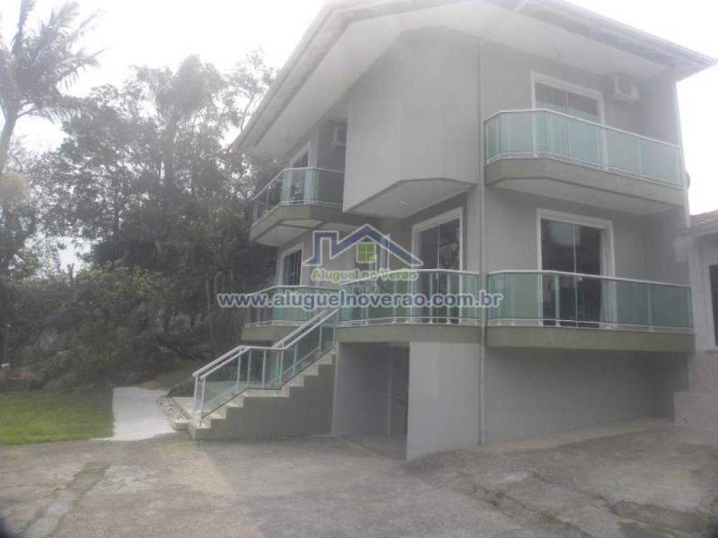 Beach Houses in Ponta das Canas, Summer Rent