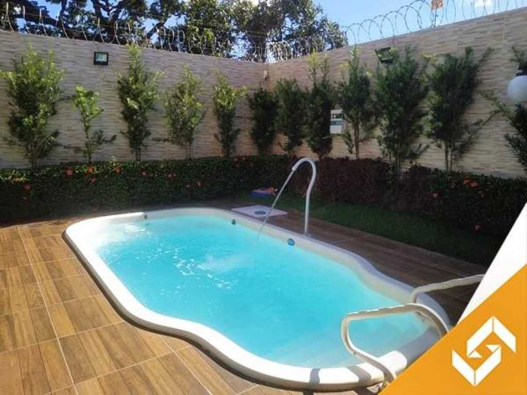 LINDÍSSIMA CASA DE ALTO PADRÃO C/3 QUARTOS E PISCINA, ÓTIMA LOCALIZAÇÃO.