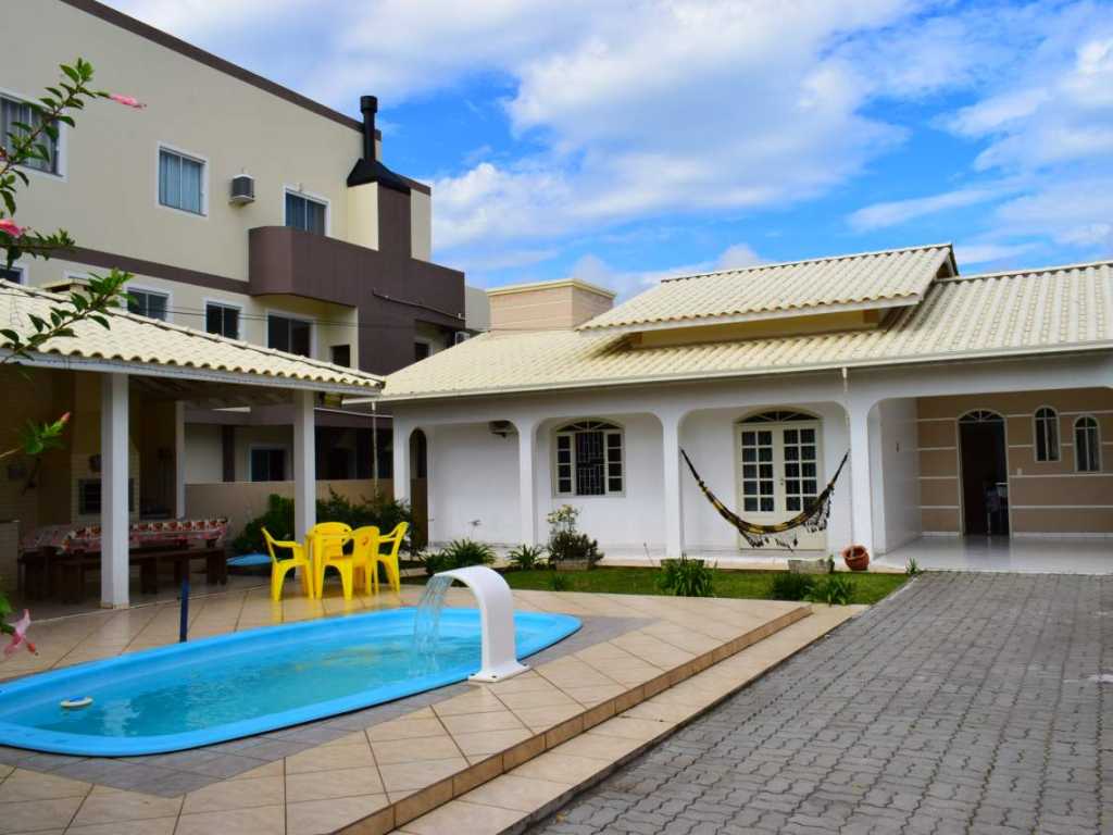 Casa com piscina para 6 pessoas, 3 dormitórios - Cód 9147