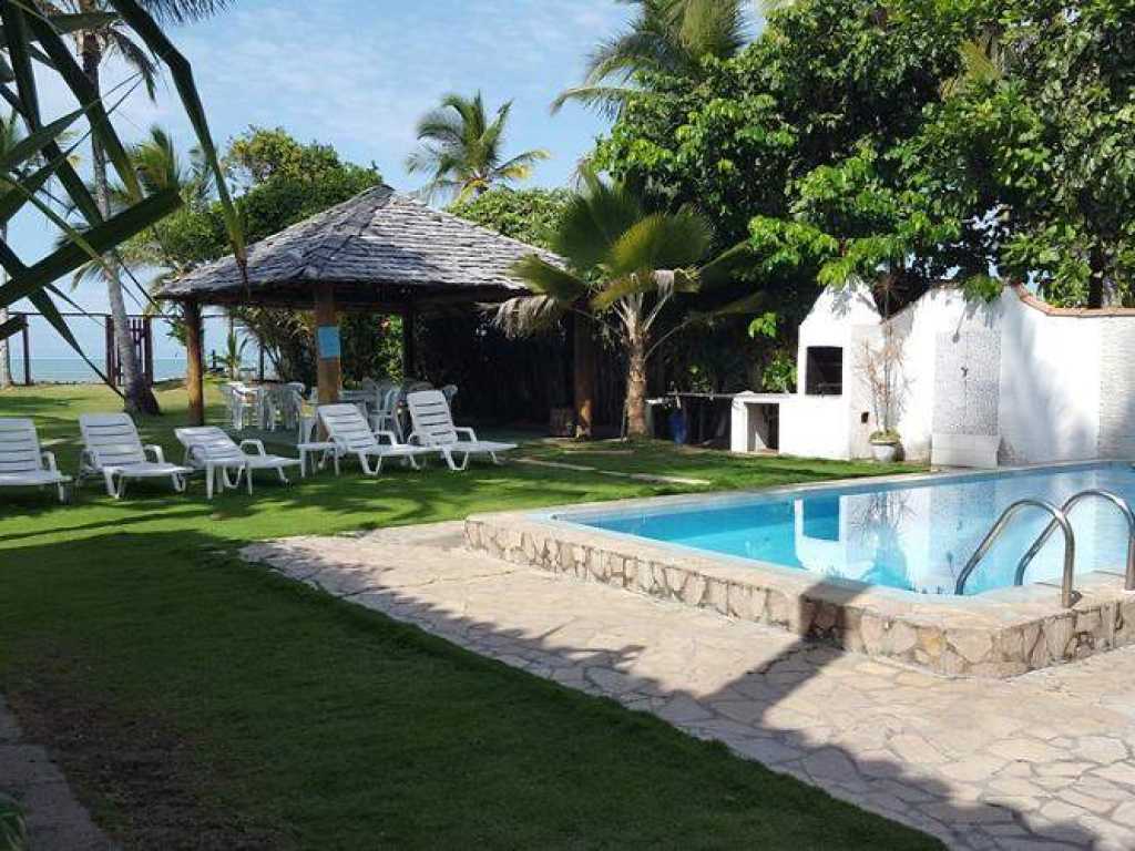 Lindissima Casa com Piscina a Beira Mar