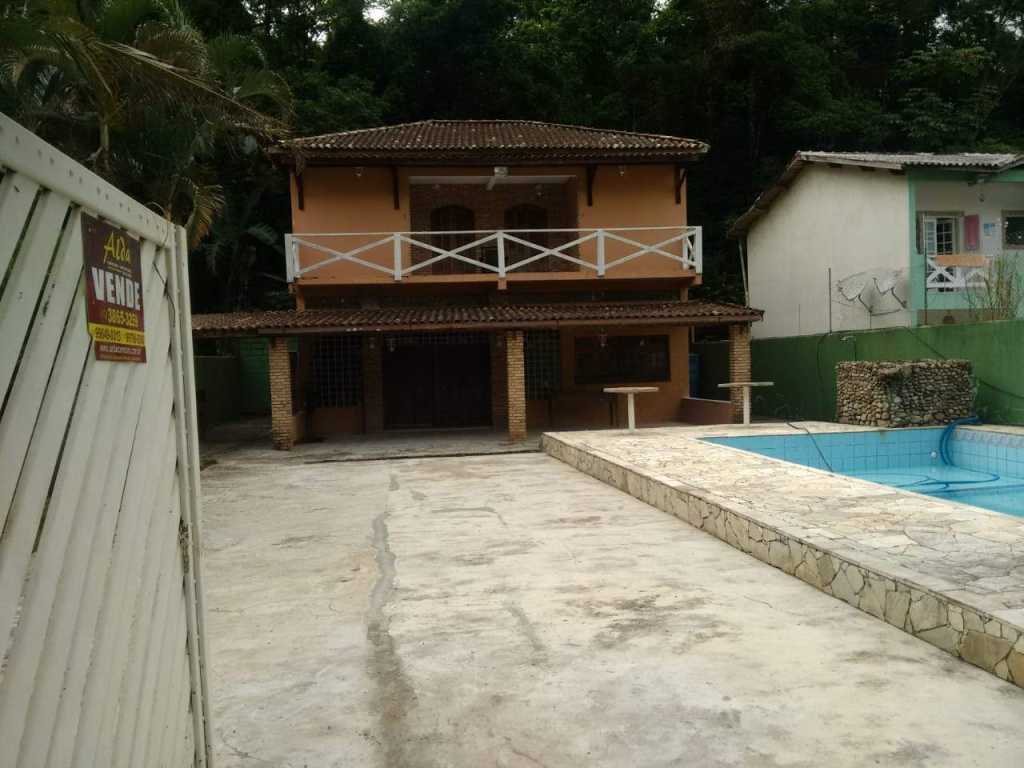 Linda casa na praia de Boiçucanga