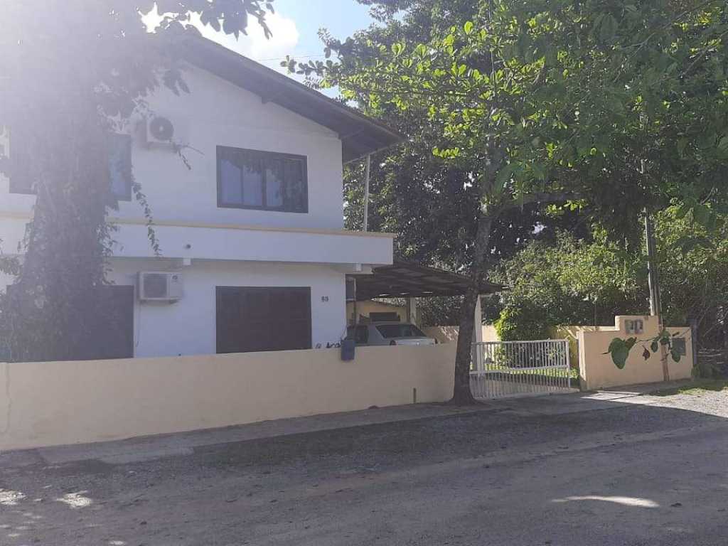 CASA  LOCAÇÃO TEMPORADA BOMBINHAS/SC 03 Quartos, 6 pessoas a partir de R$ 300,00