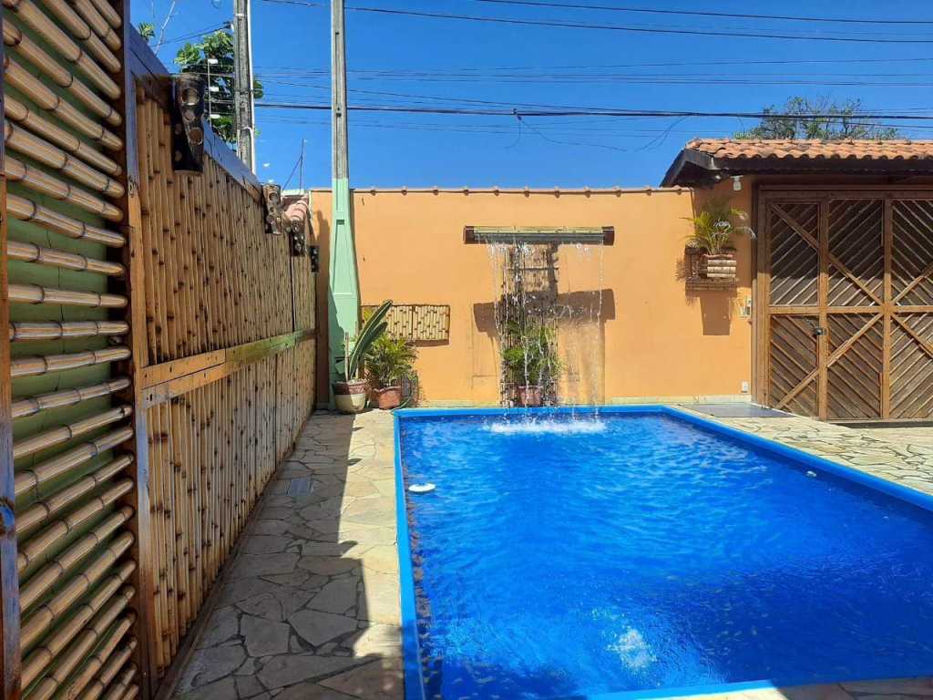 Casa com Piscina em Indaiá Bertioga.