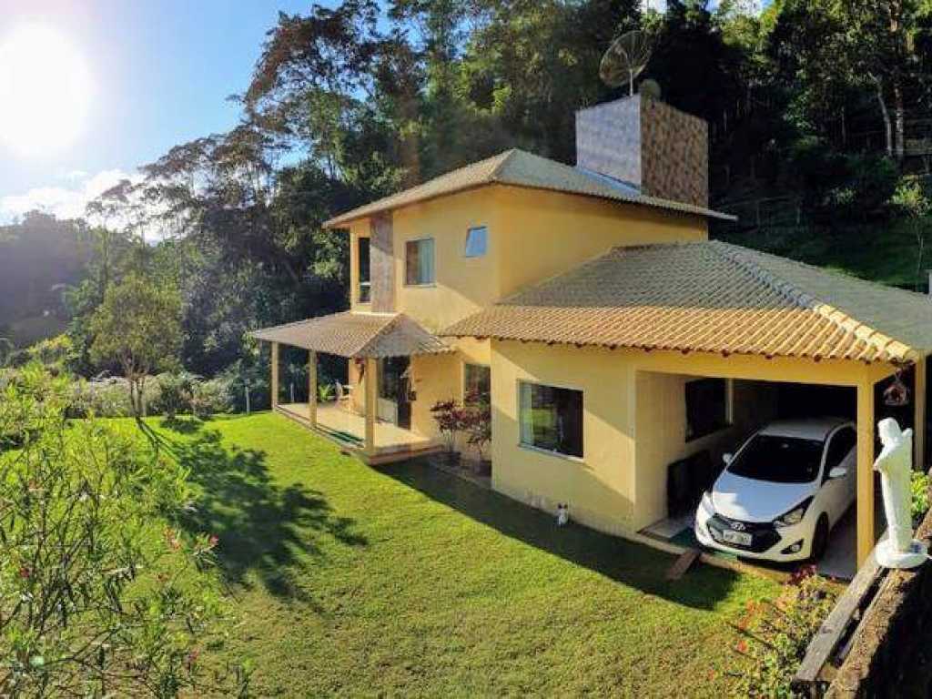 Casa Amarela nas montanhas de Domingos Martins