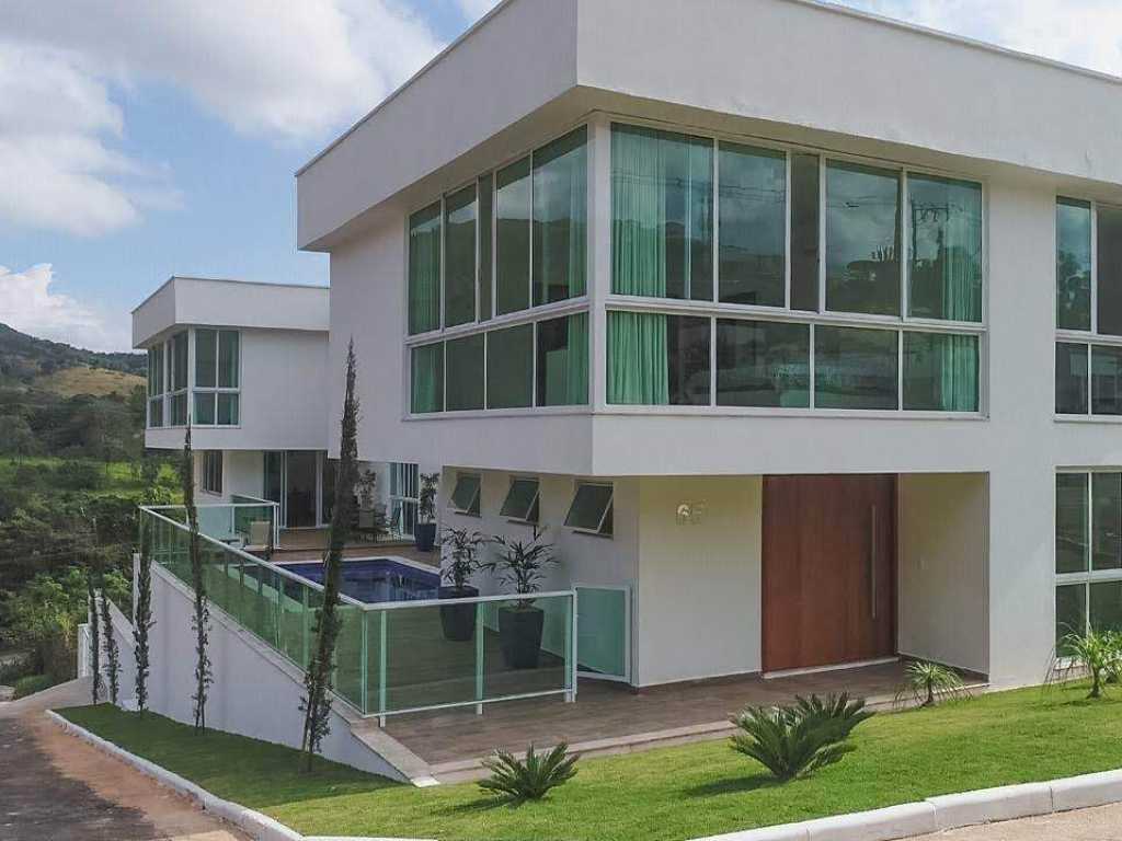 Casa dentro do condomínio Escarpas do Lago com área gourmet com piscina e churrasqueira