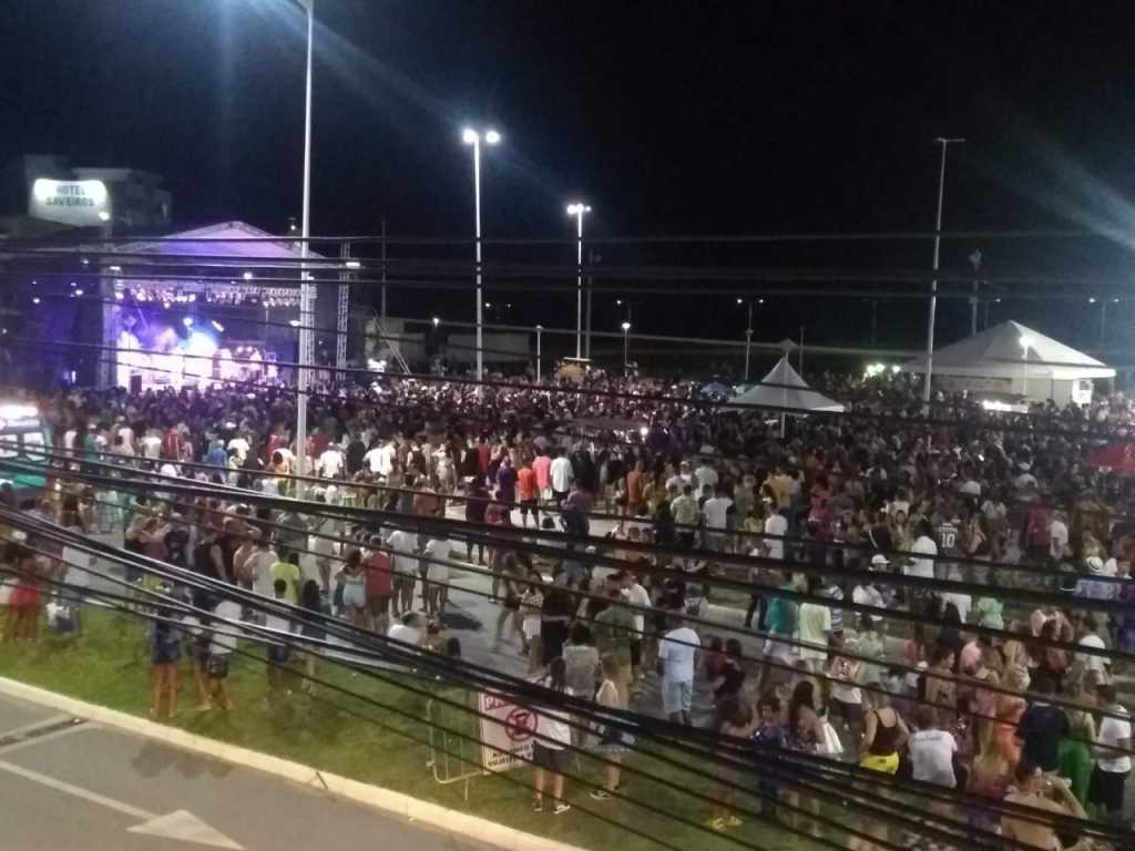 Melhor Hospedagem em Marataízes. Aluguel de Apartamento para temporada frente mar.