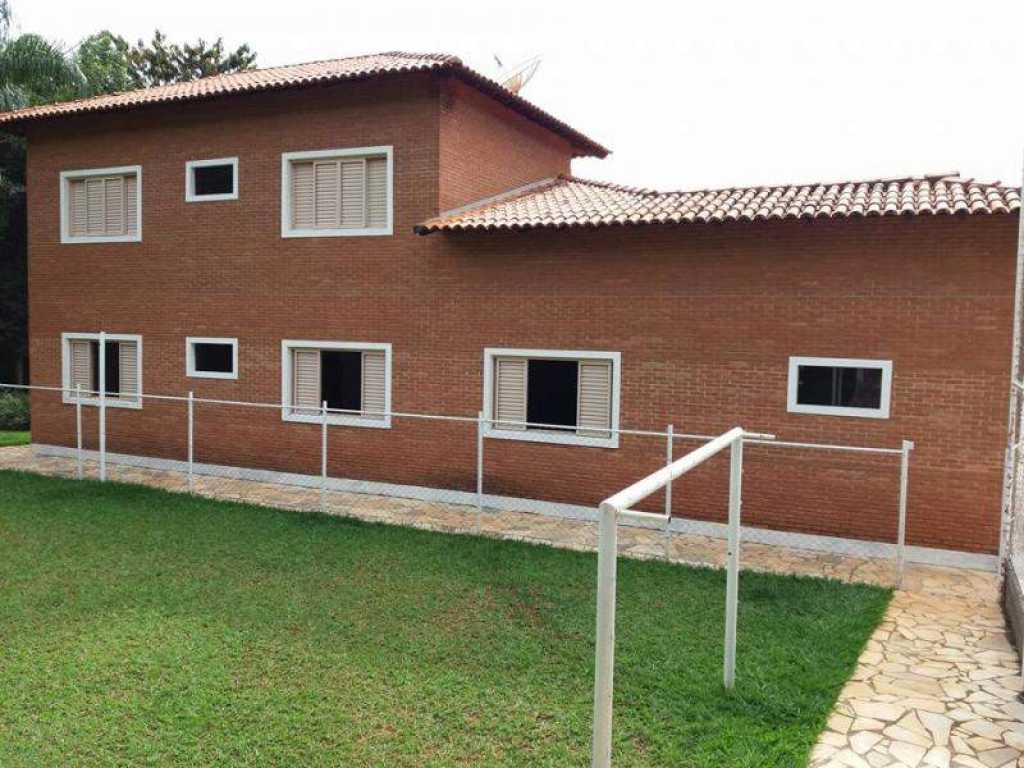 Aluguel ou Venda . Rancho de luxo no Lago de Furnas, para 27 pessoas.