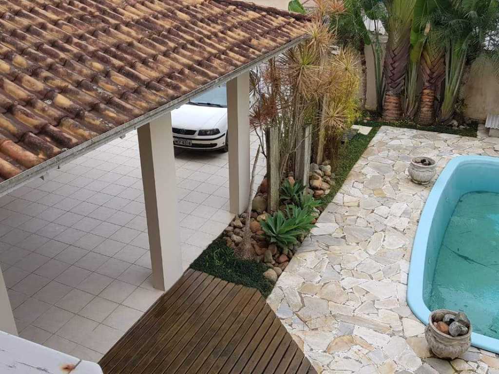 Casa com Piscina