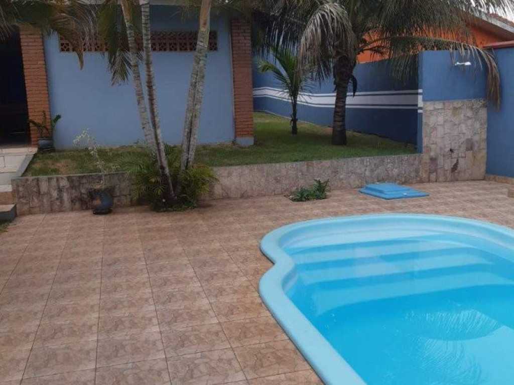 Casa com piscina para locação em Santa Helena/Pr