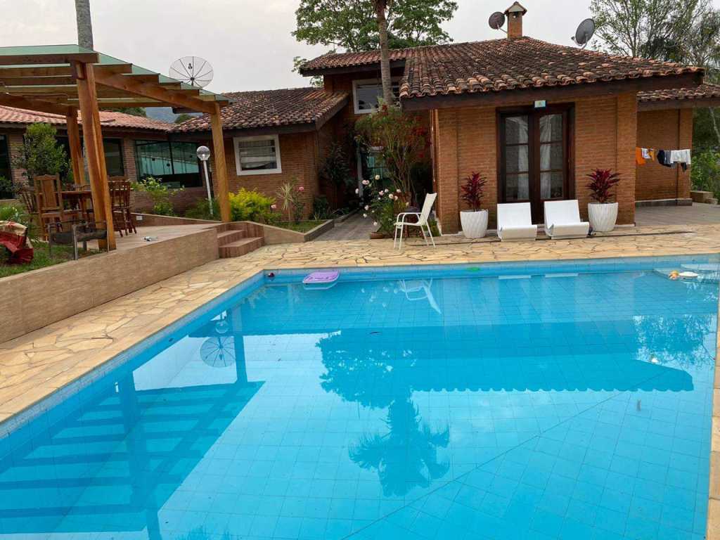 CASA condomínio fechado em Mairiporã linda vista para montanhas dentro do . Whatsapp. 1197805-0357