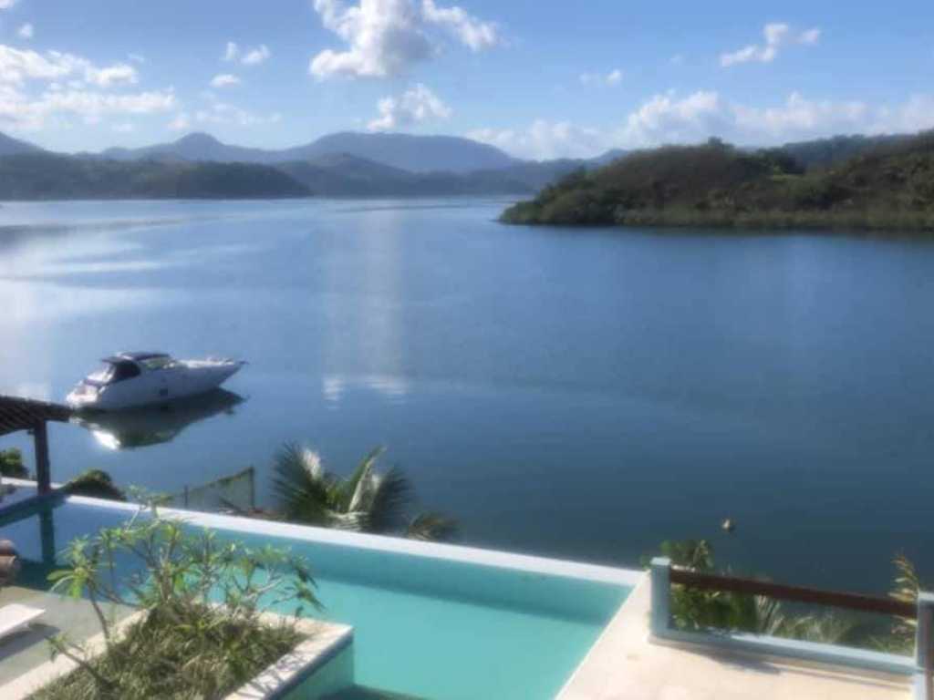 Casa à beira mar - Angra dos Reis