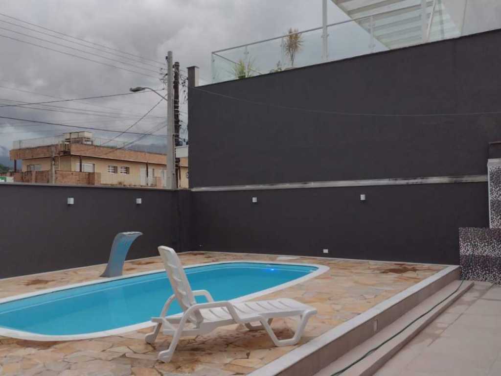 🏡 Casa para temporada Casa no melhor bairro de Caraguatatuba