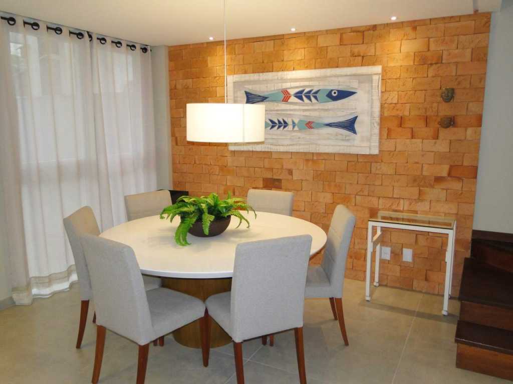 HOUSE FOR SEASONAL RENTALS - PRAIA DO CANTO GRANDE, BOMBINHAS SC (LC117F)