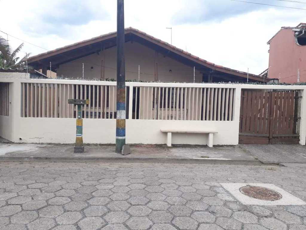 CASA EM ITANHAÉM