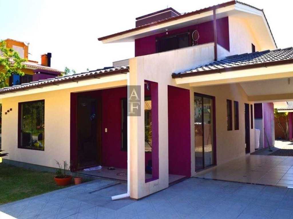 House for Rent | Center of Garopaba