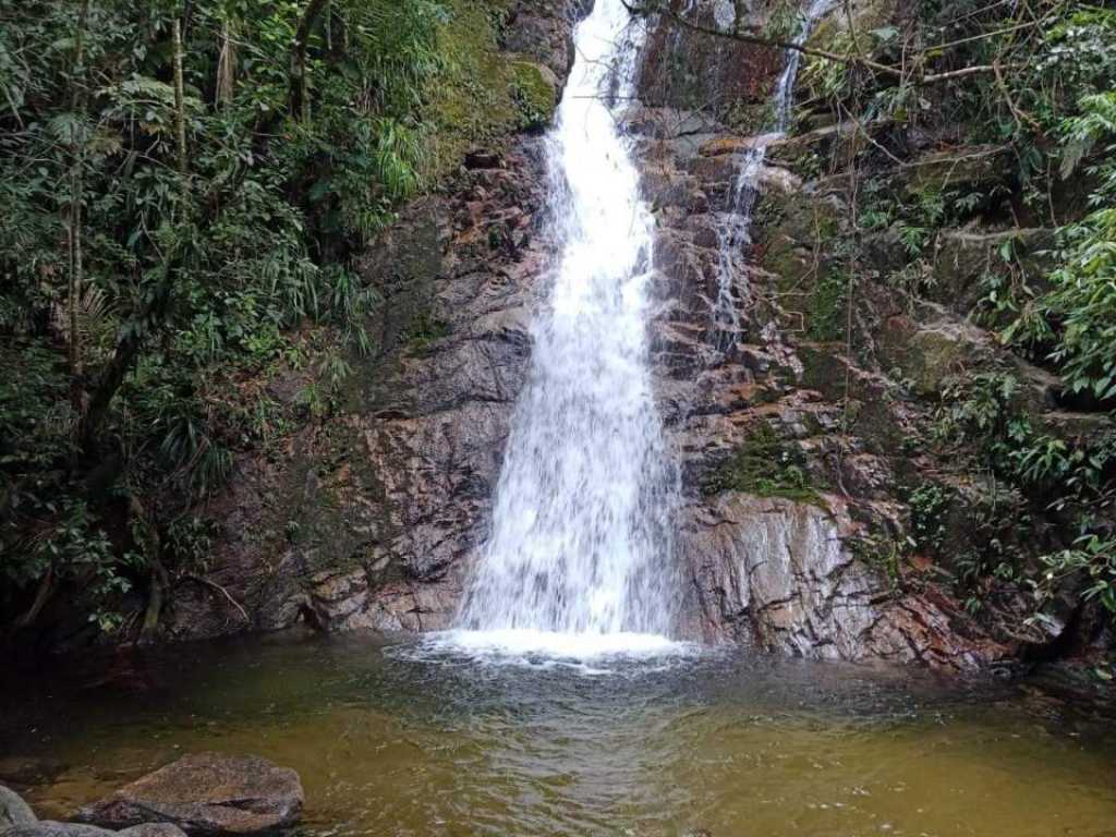 Casa condomínio fechado com piscina