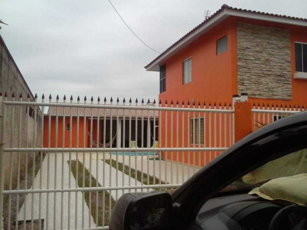 Casa con Piscina en Guaratuba