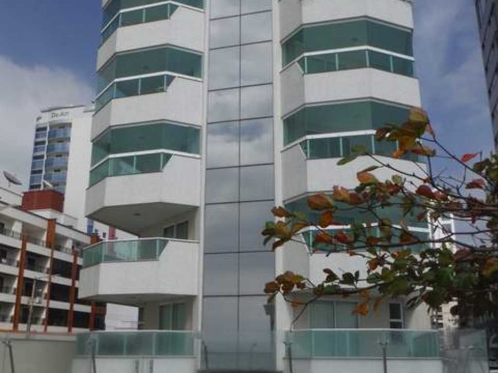 Apartamento 3 quartos com ar frente para a praia - Meia Praia