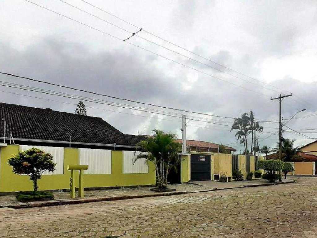 Linda casa em Itanhaém