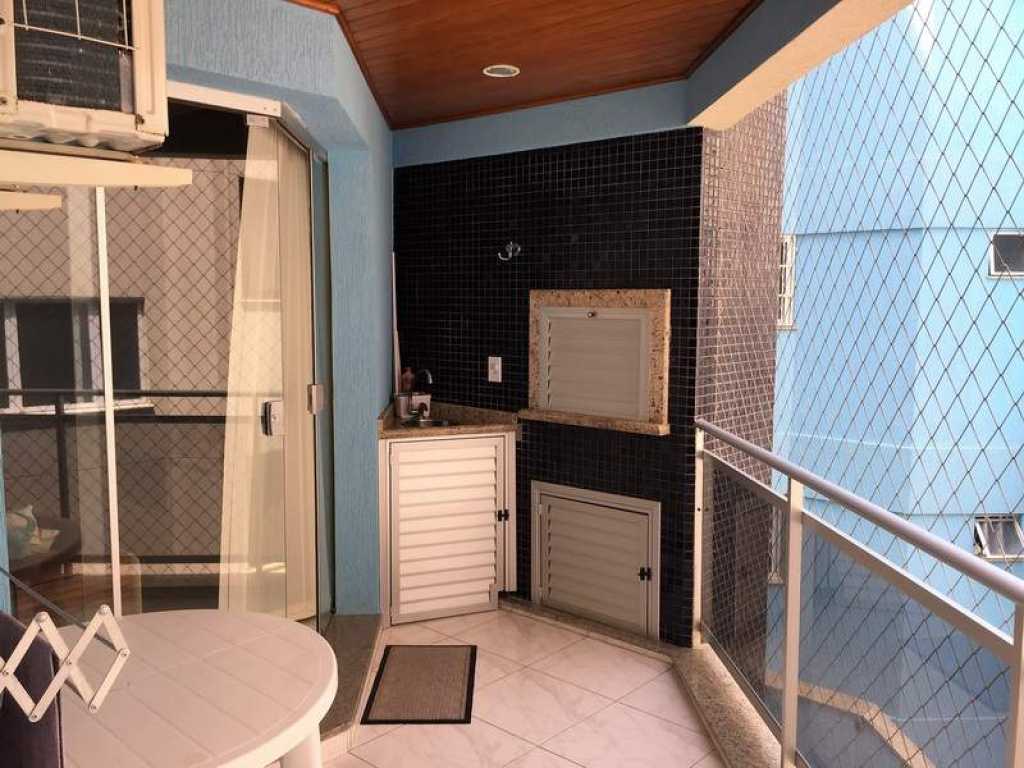 Apartamento de 2 quartos com ar na quadra do mar - Itapema