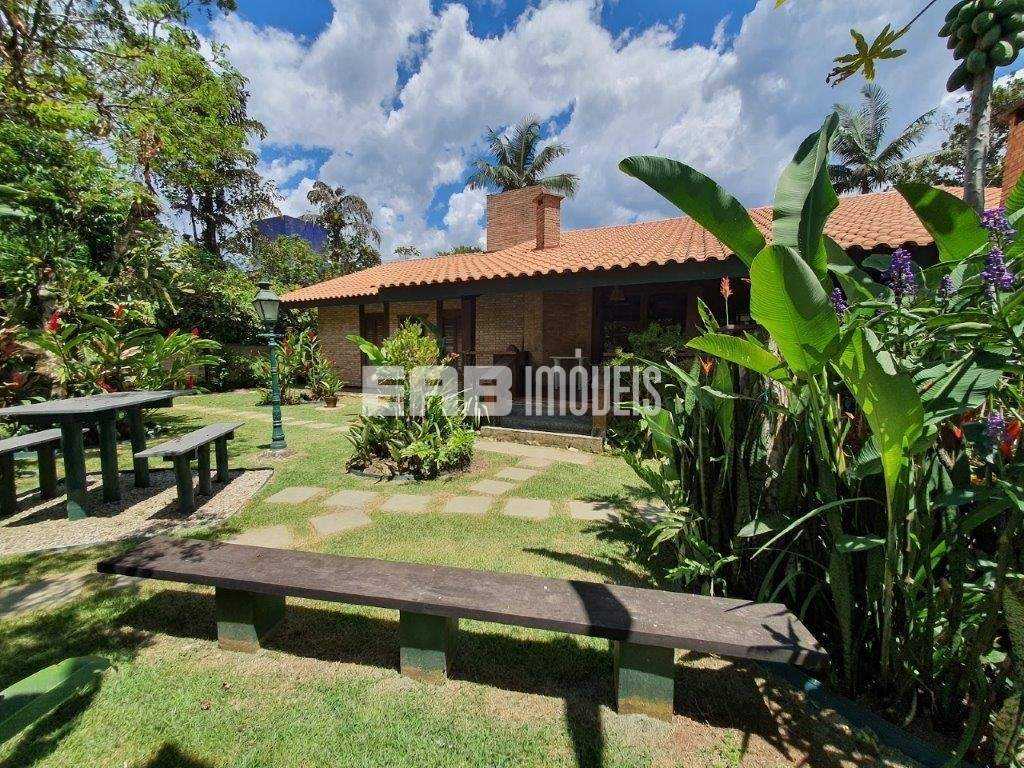 Casa espaçosa e confortável a apenas 20 metros da linda praia de Itamambuca em Ubatuba - Ot02