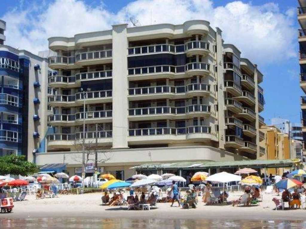 Apartamento de 2 quartos com ar com vista para a praia - Itapema