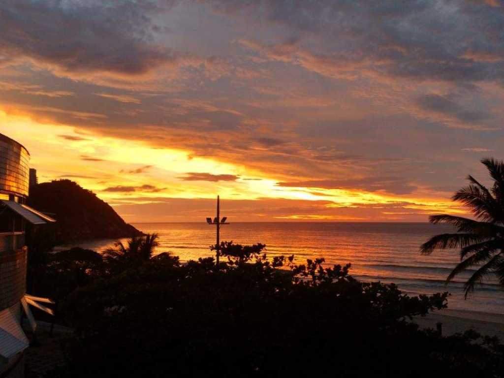 Apartamento pé na areia da praia do Tombo